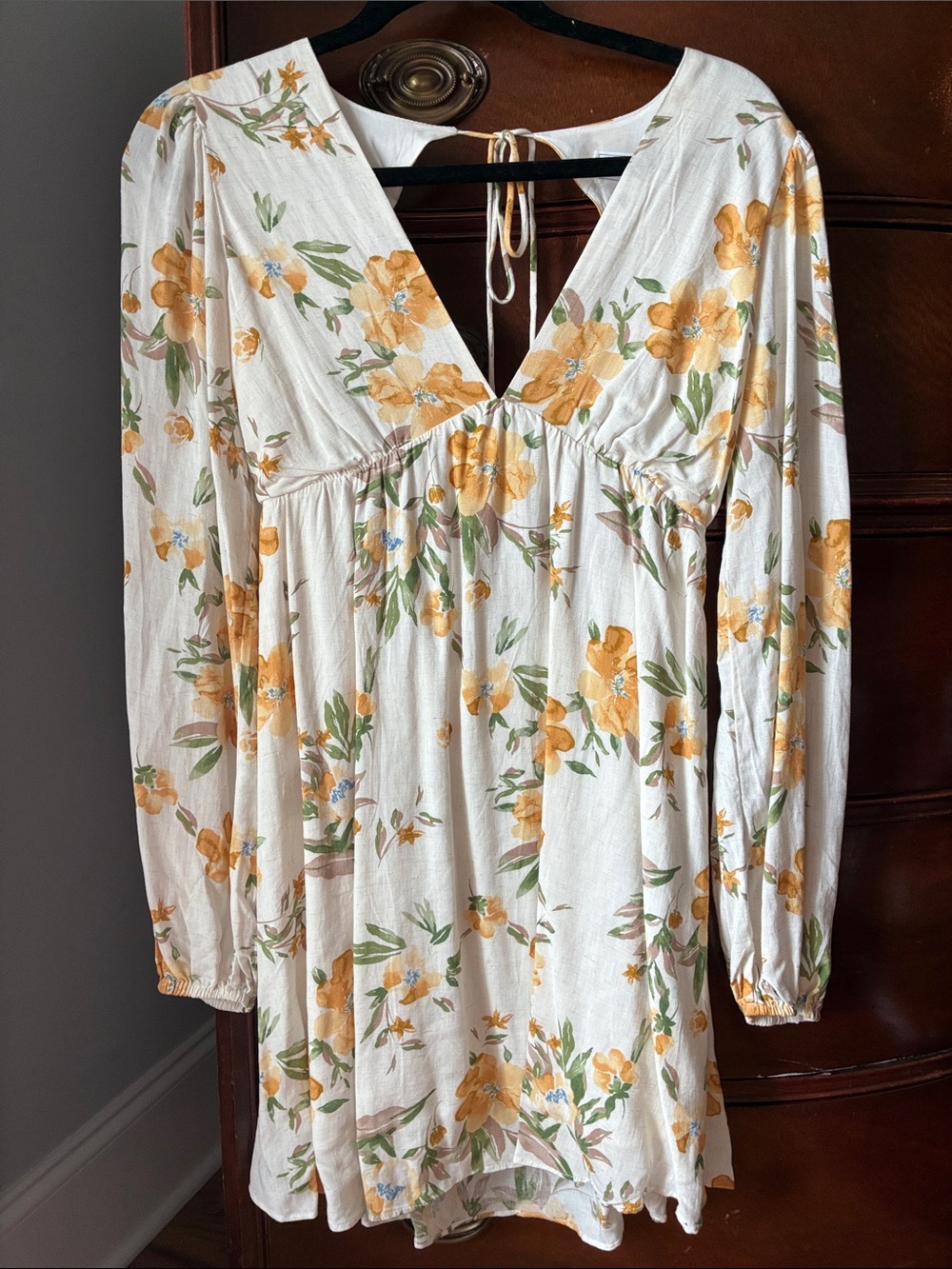Sage Women's Floral OPEN BACK V-Neck Long Sleeve Dress - Yellow Floral on White
